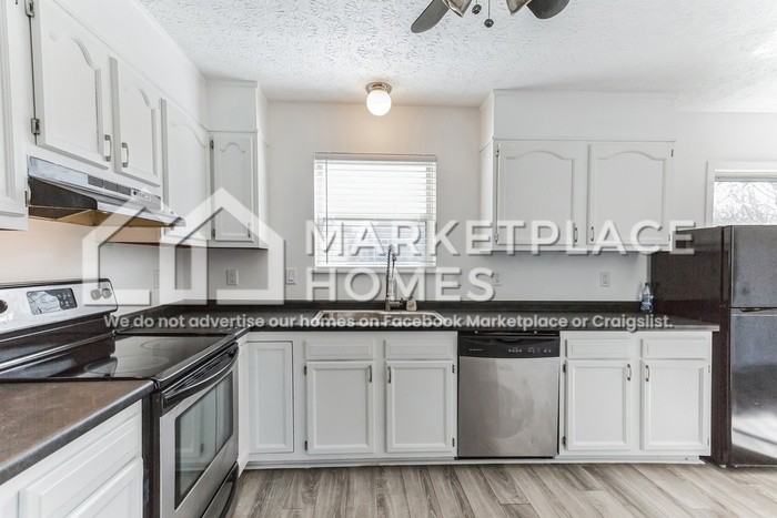 6391 Whims Rd - Photo 5 of 30