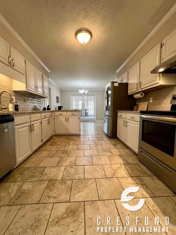2020 Penrose Dr - Photo 7 of 29