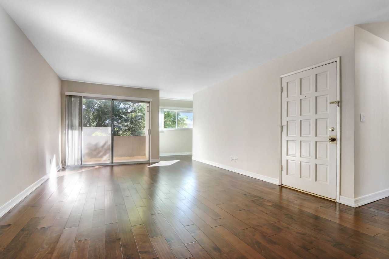 1319 Berkeley St in Santa Monica - Photo 2 of 4