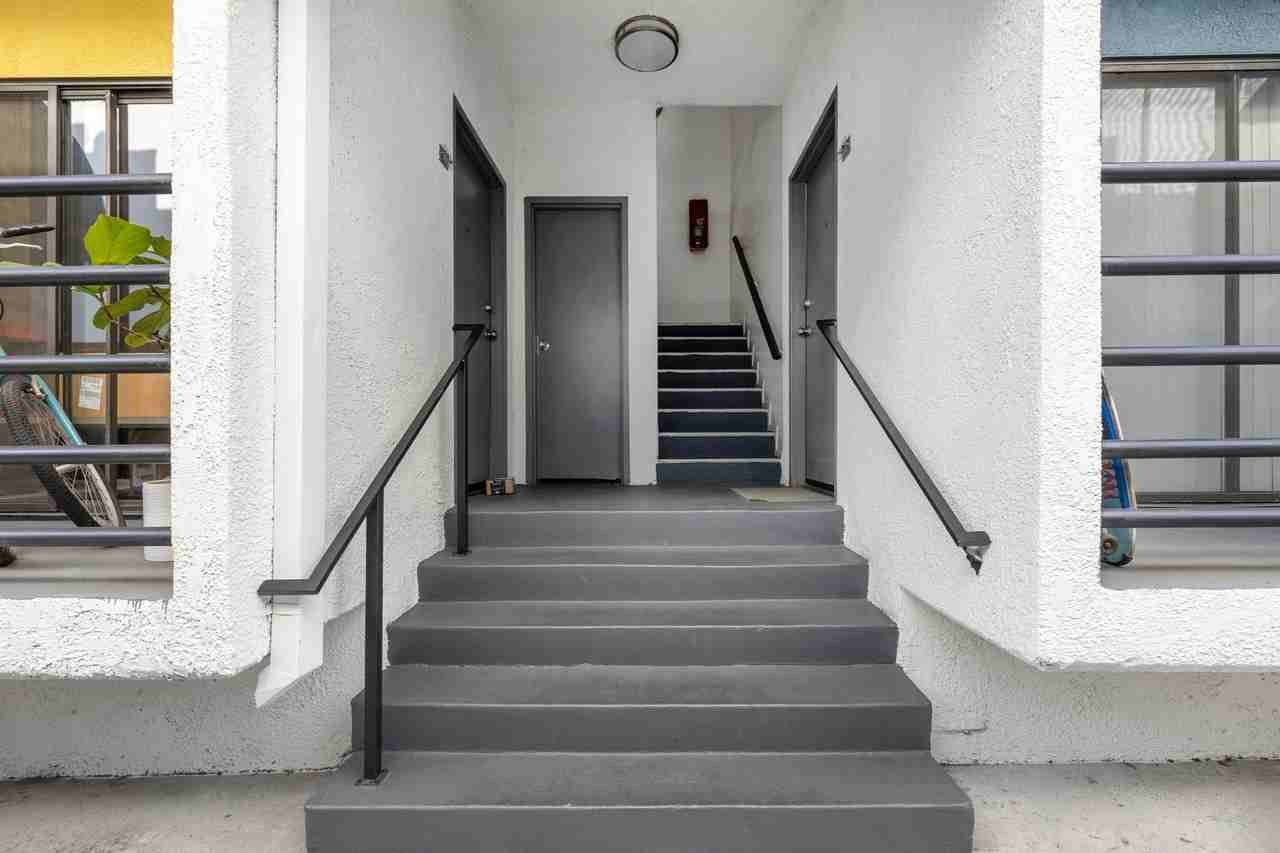 711 N. Sweetzer Ave - Photo 2 of 9