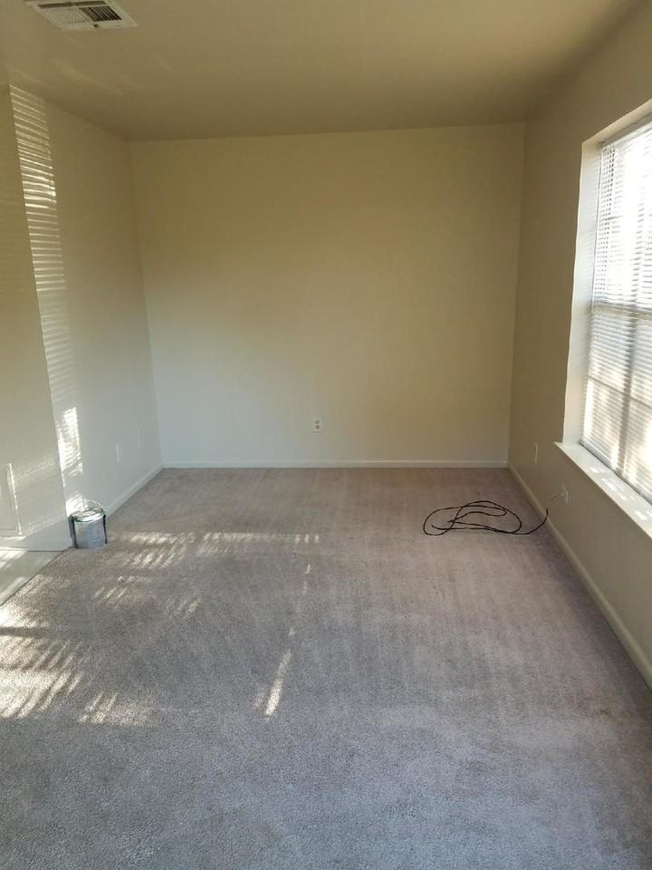 3305 Holick Ln - Photo 3 of 8