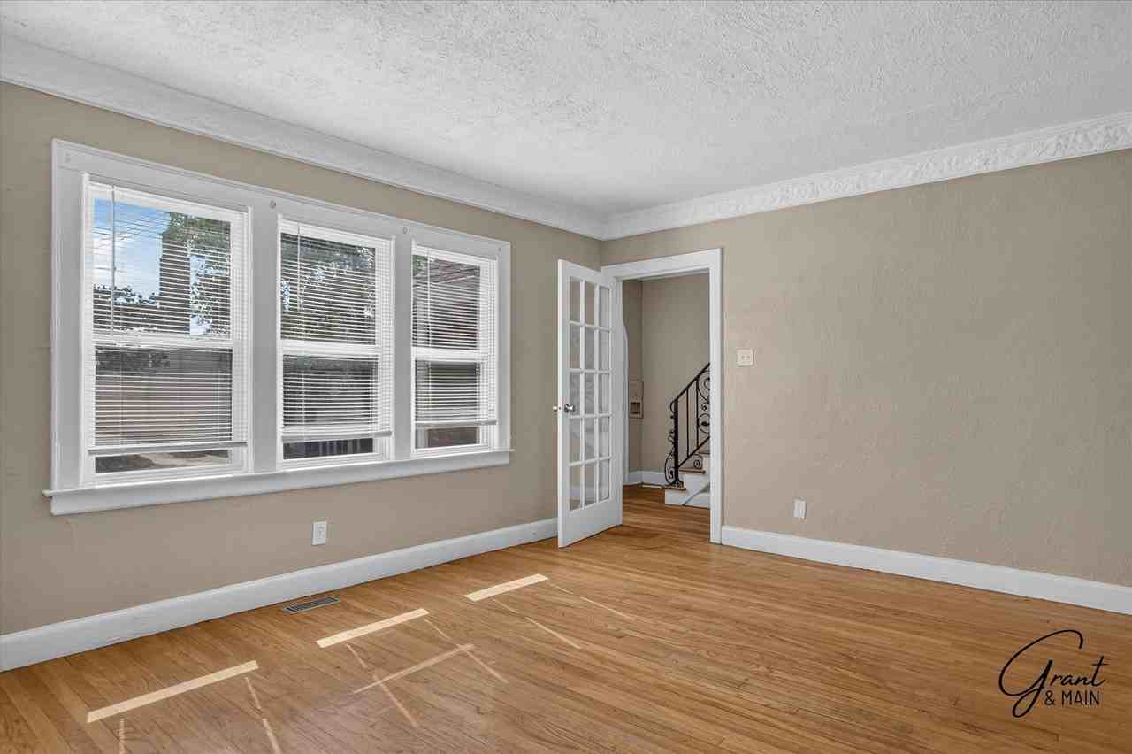 17127 Roselawn St - Photo 4 of 25