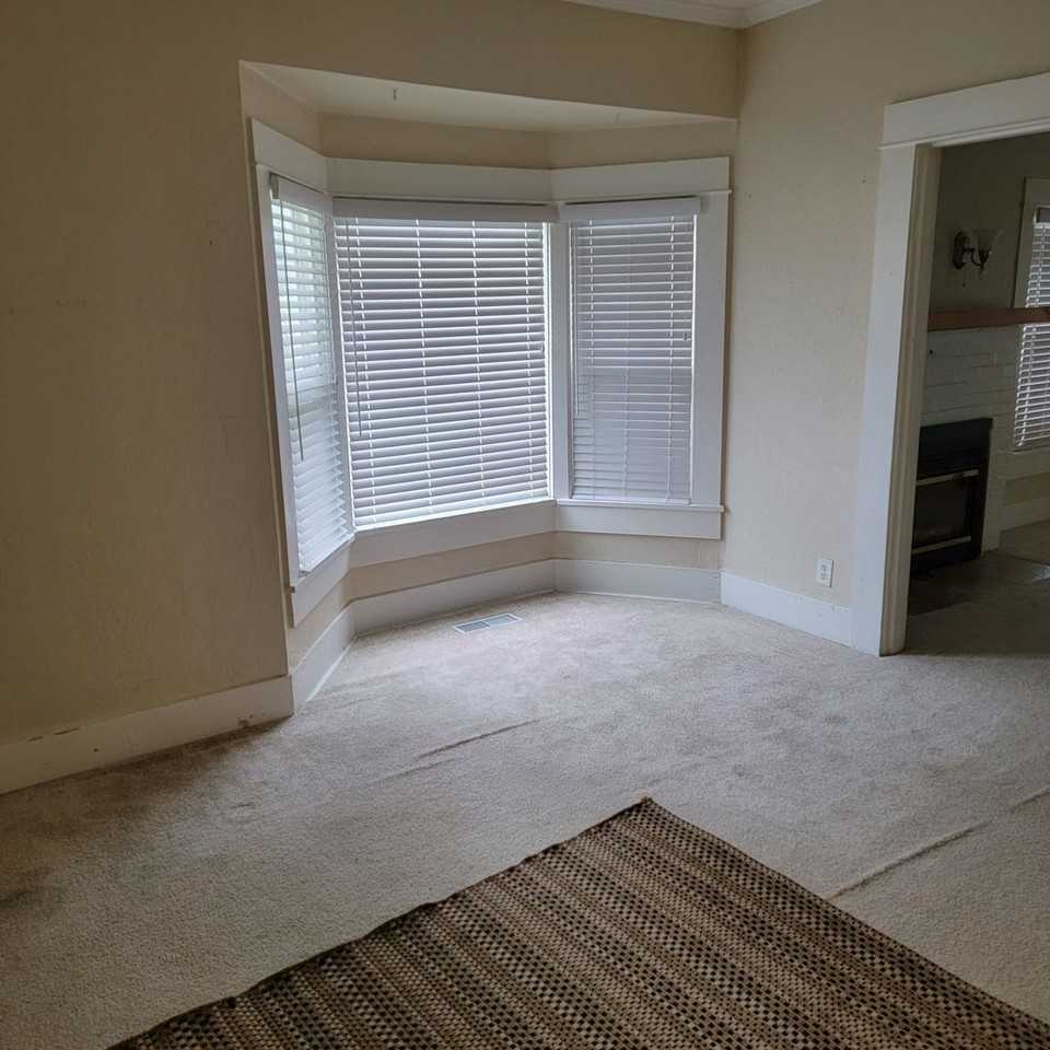 890 Se Ireland St - Photo 7 of 12