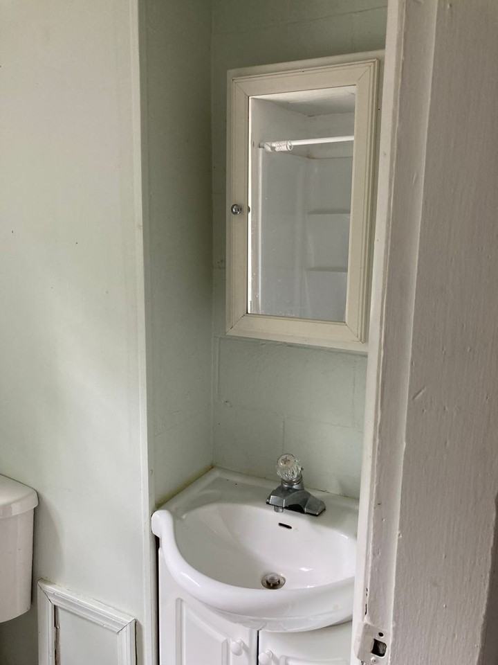 514 1/2 N 18th St - Photo 2 of 8