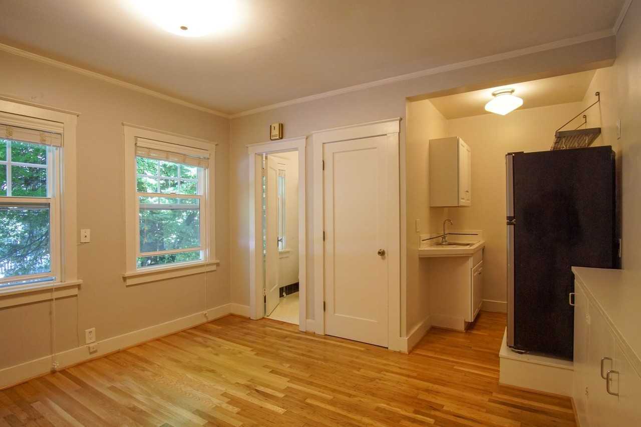 2728 Se Main St #9 - Photo 5 of 15