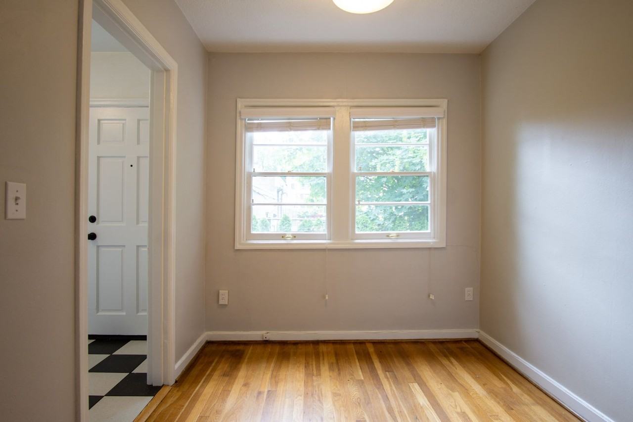 1952 Nw Lovejoy St #3 - Photo 5 of 17