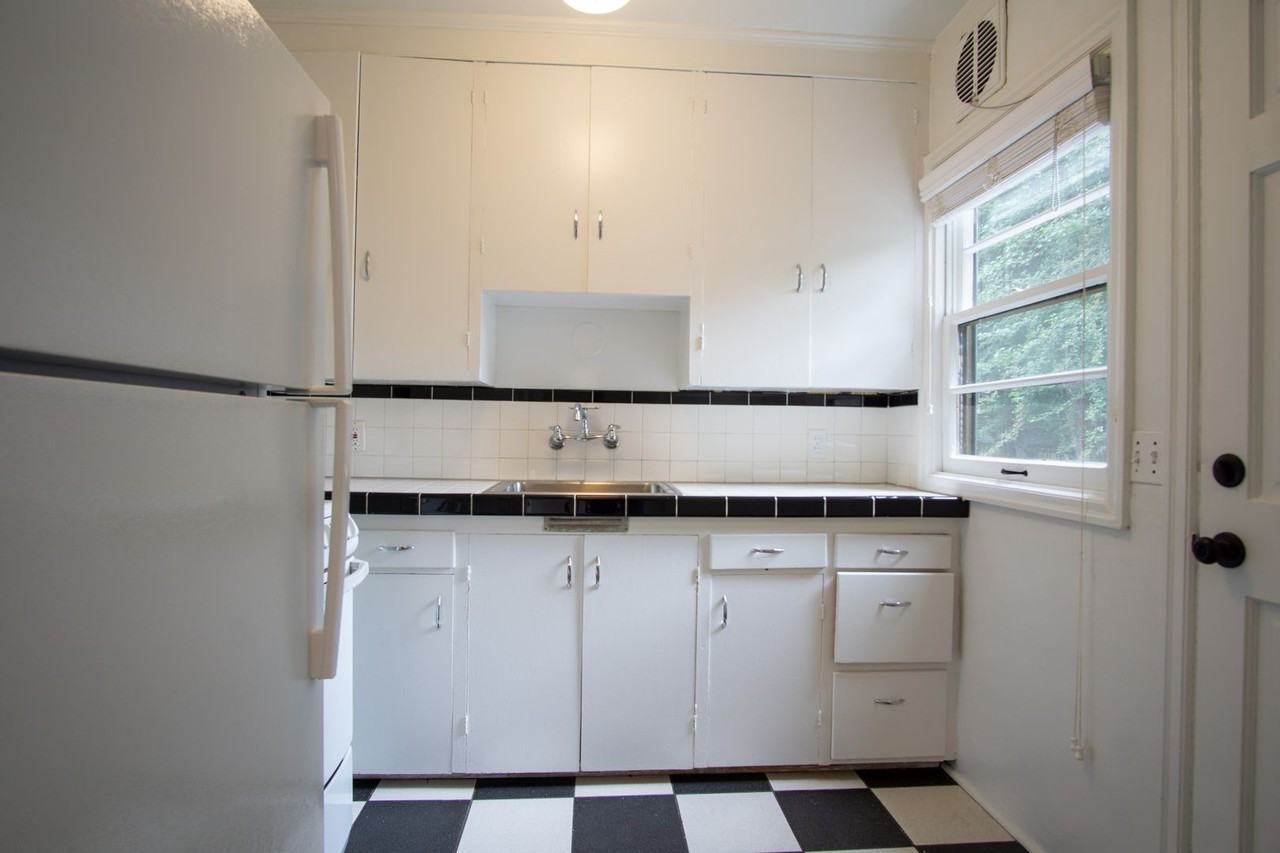 1952 Nw Lovejoy St #3 - Photo 7 of 17