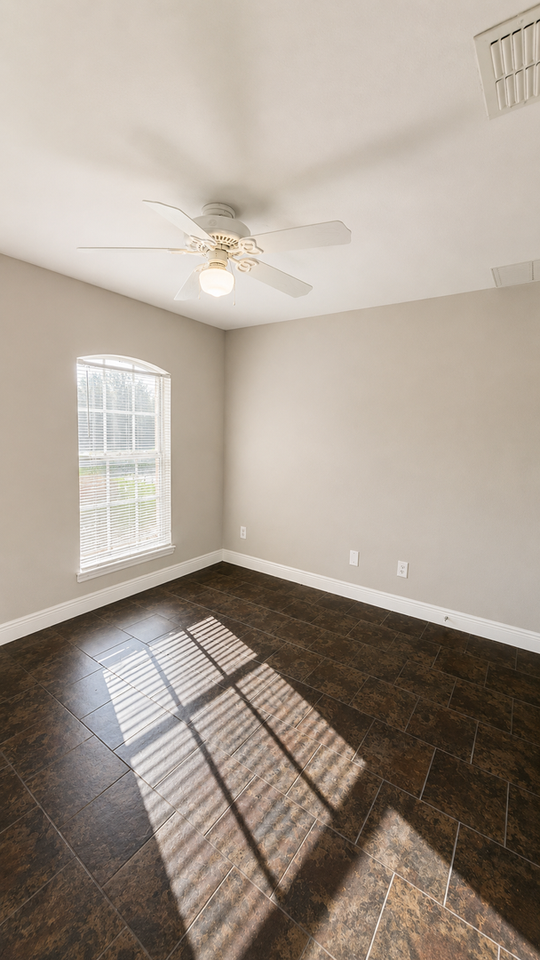 111 Homer Ave S - Photo 5 of 22