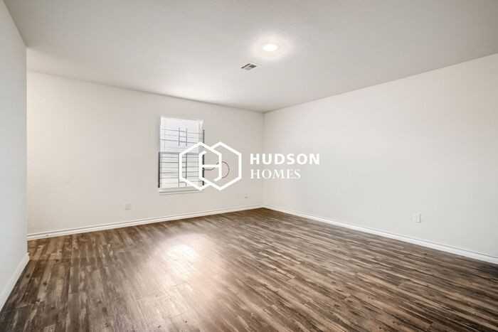 3515 E Colgate St - Photo 4 of 13