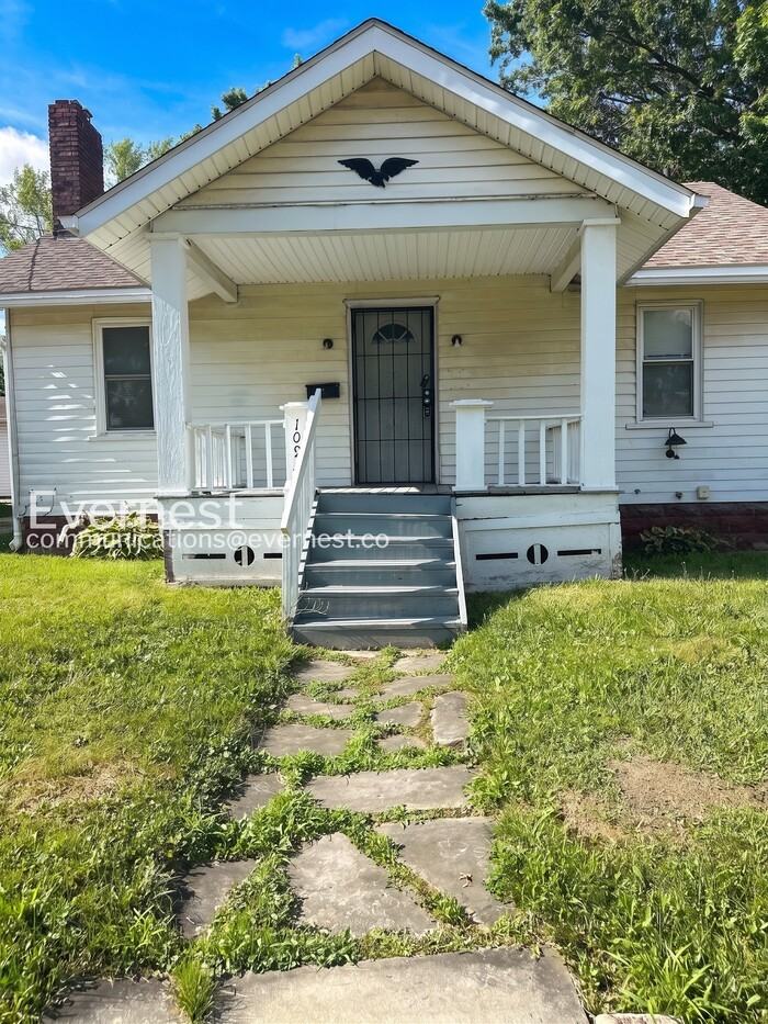 1093 Georgia Ave - Photo 2 of 29
