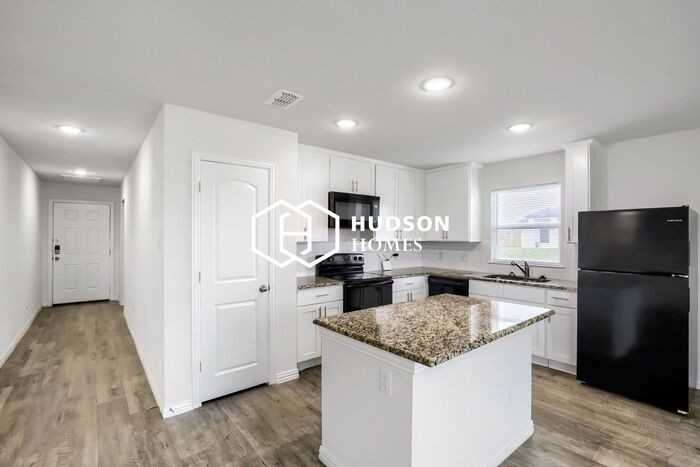 2719 William St - Photo 5 of 14
