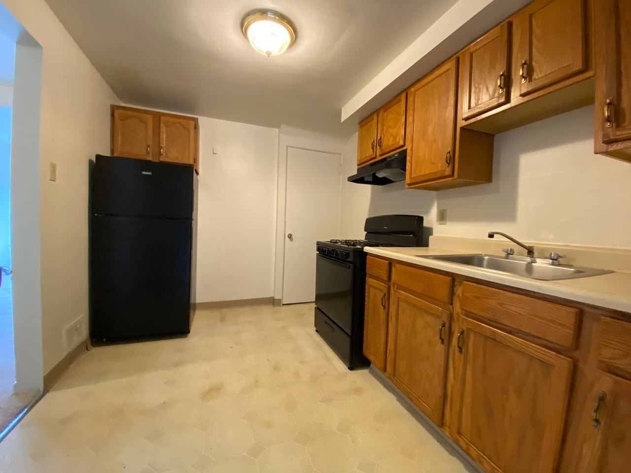 550 Long Rd - Photo 2 of 10