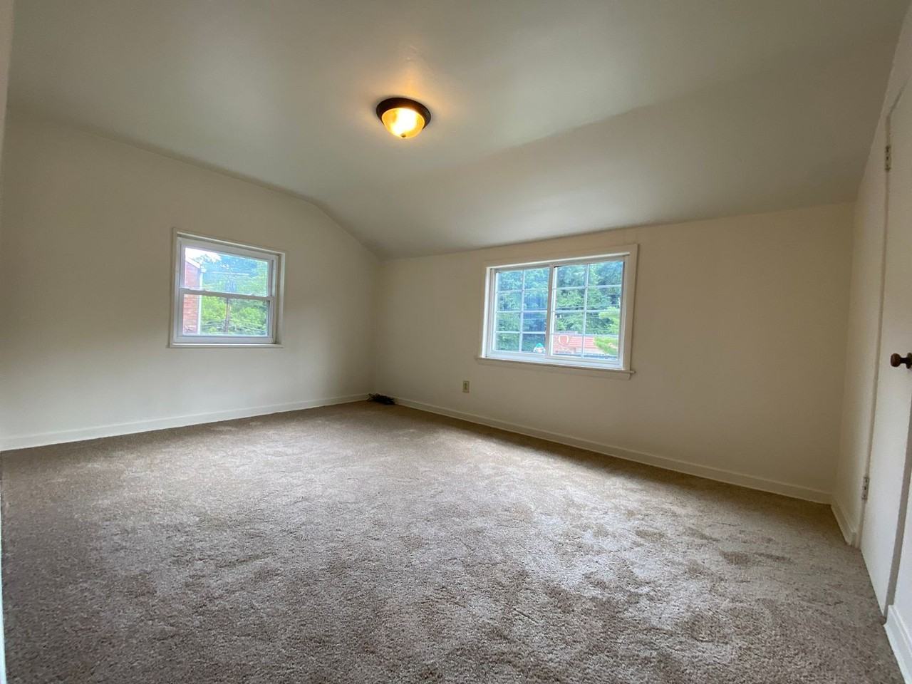 550 Long Rd - Photo 6 of 10