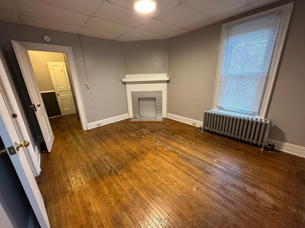 324 W 8th St - Photo 2 of 24
