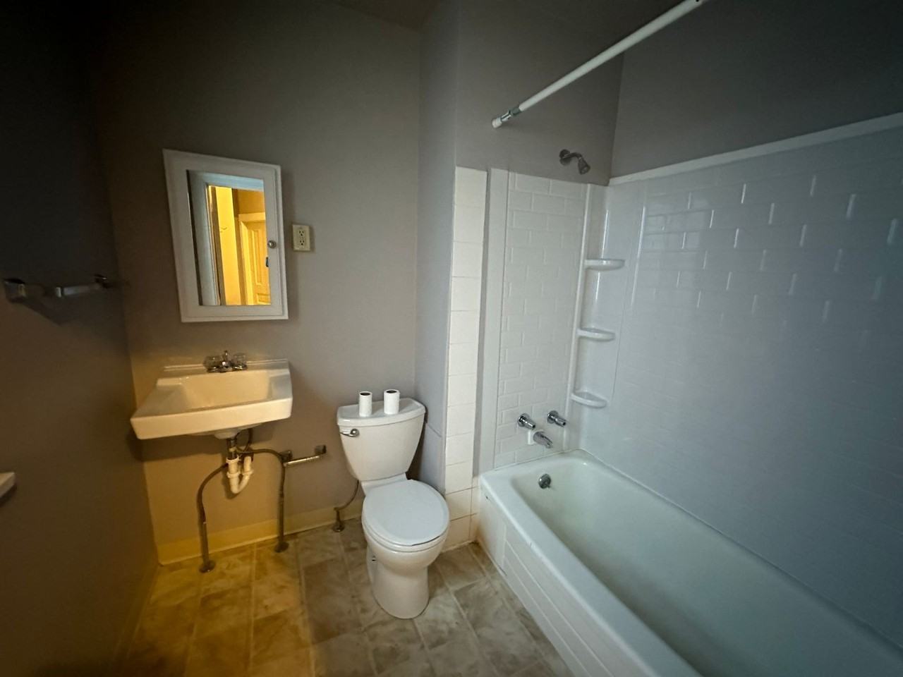 324 W 8th St - Photo 5 of 24