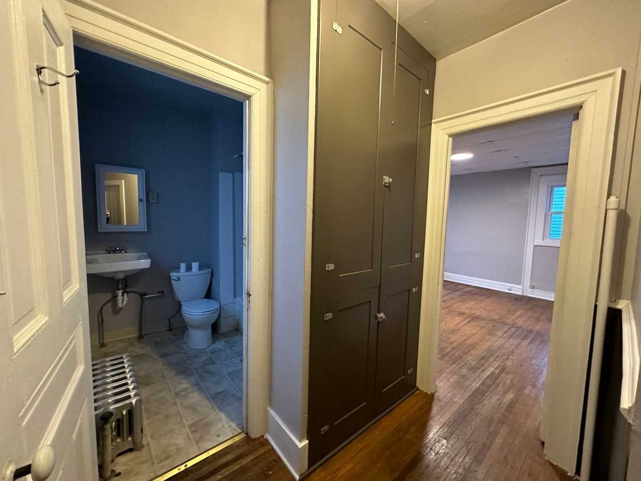 324 W 8th St - Photo 6 of 24