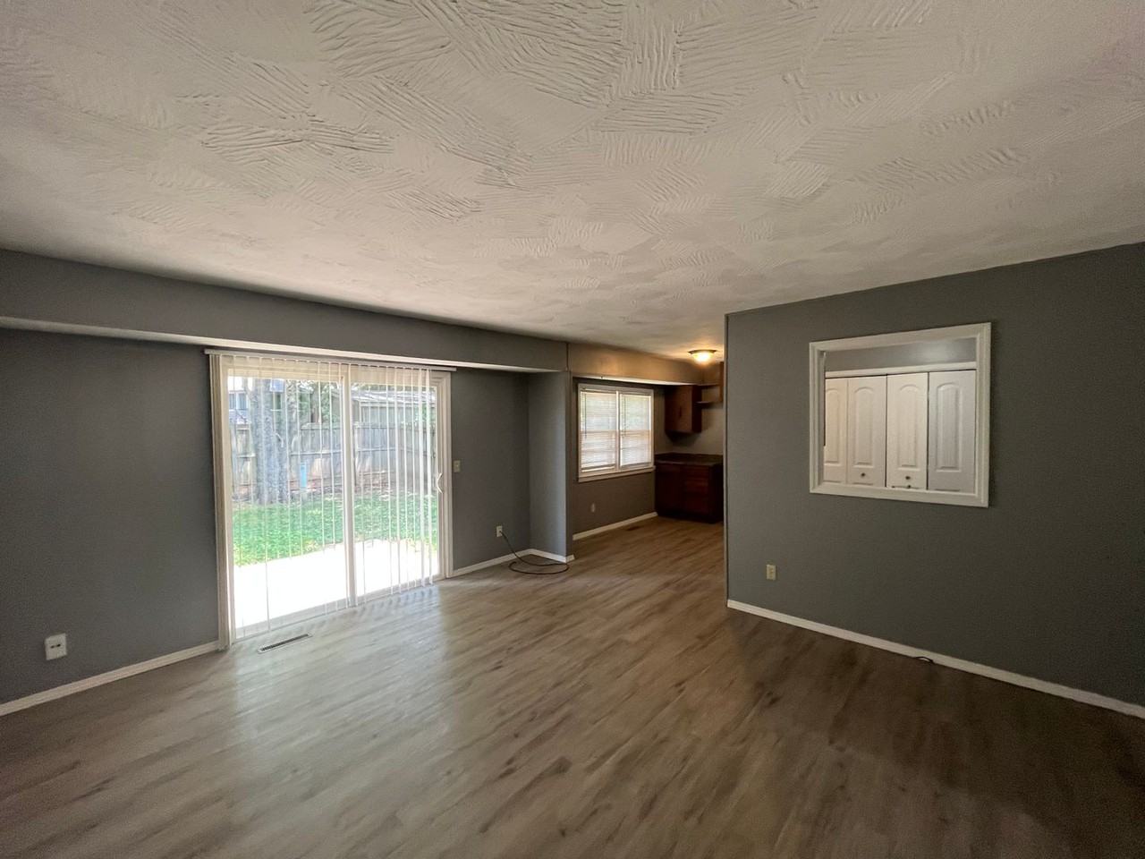 1269 E Rockhill St - Photo 2 of 12