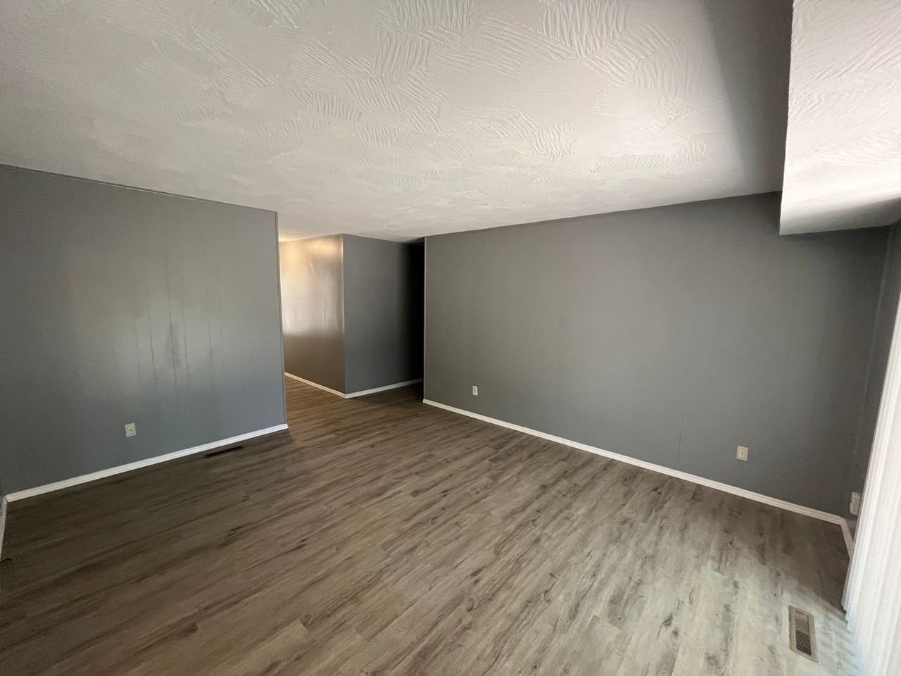 1269 E Rockhill St - Photo 3 of 12
