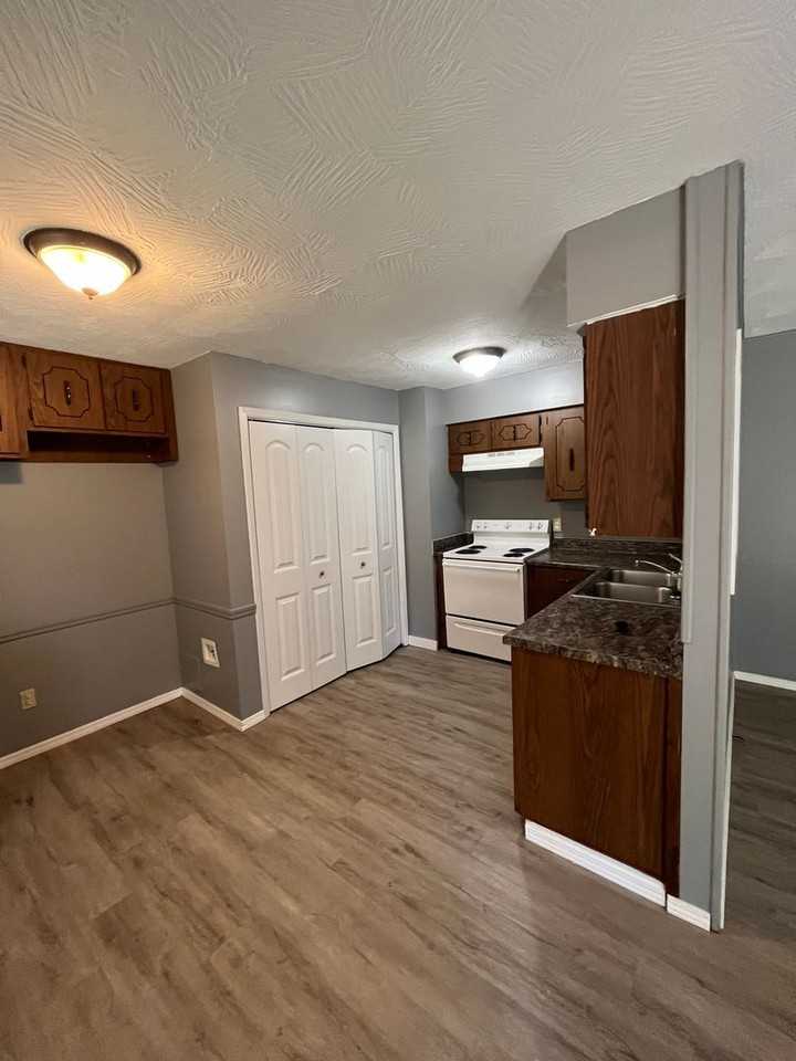 1269 E Rockhill St - Photo 6 of 12