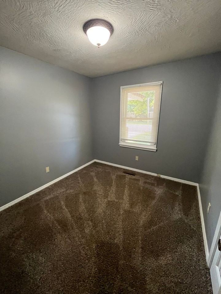 1269 E Rockhill St - Photo 7 of 12