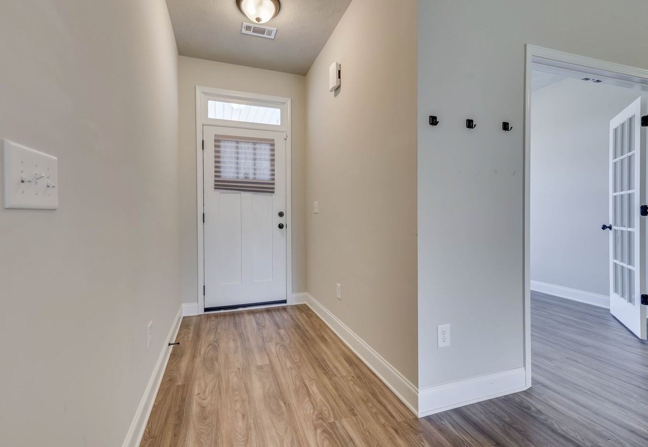 340 Fox Haven Dr - Photo 3 of 32