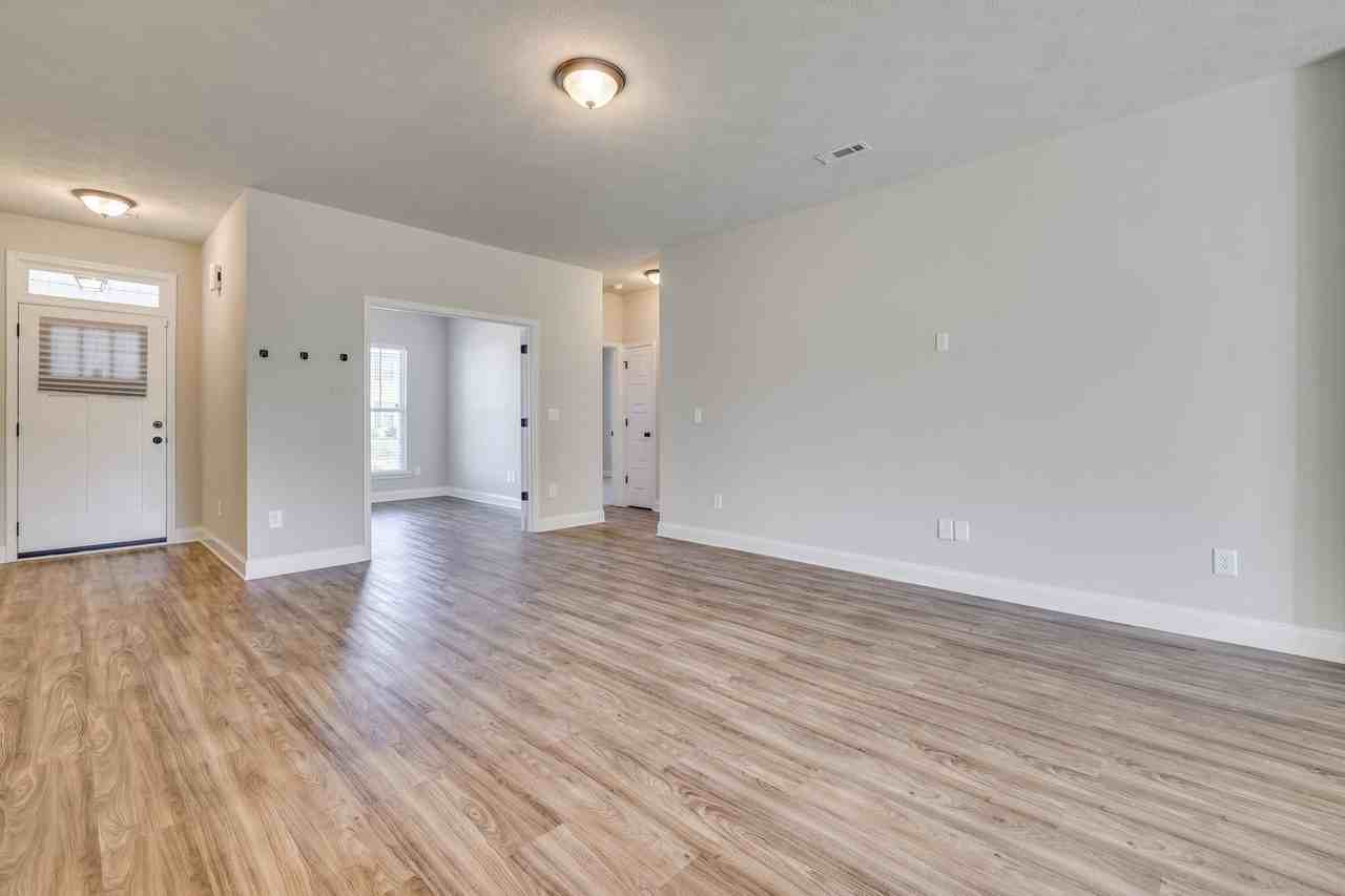 340 Fox Haven Dr - Photo 5 of 32