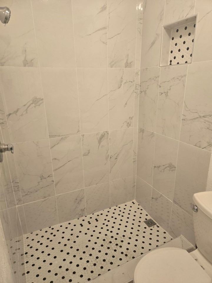 1303 9th St - Photo 2 of 6