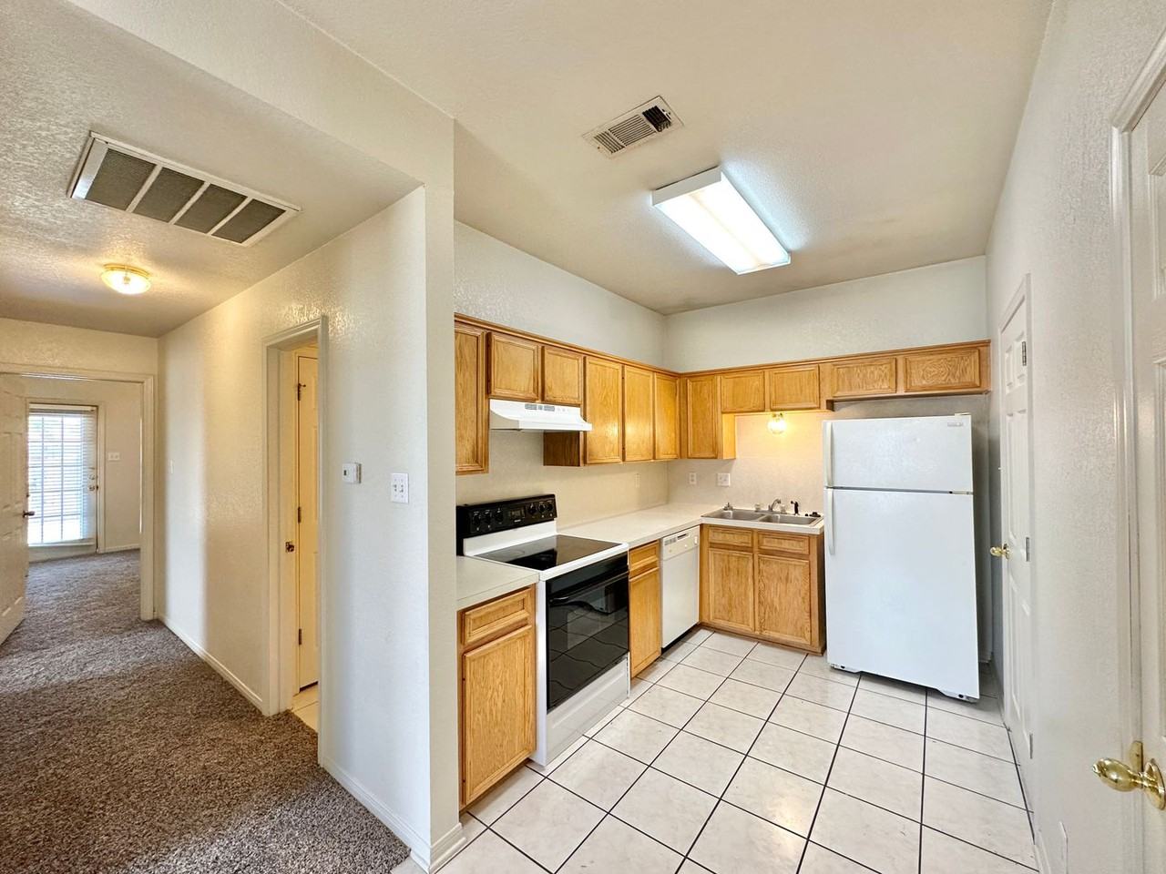 5206 Daybreak Dr - Photo 6 of 25