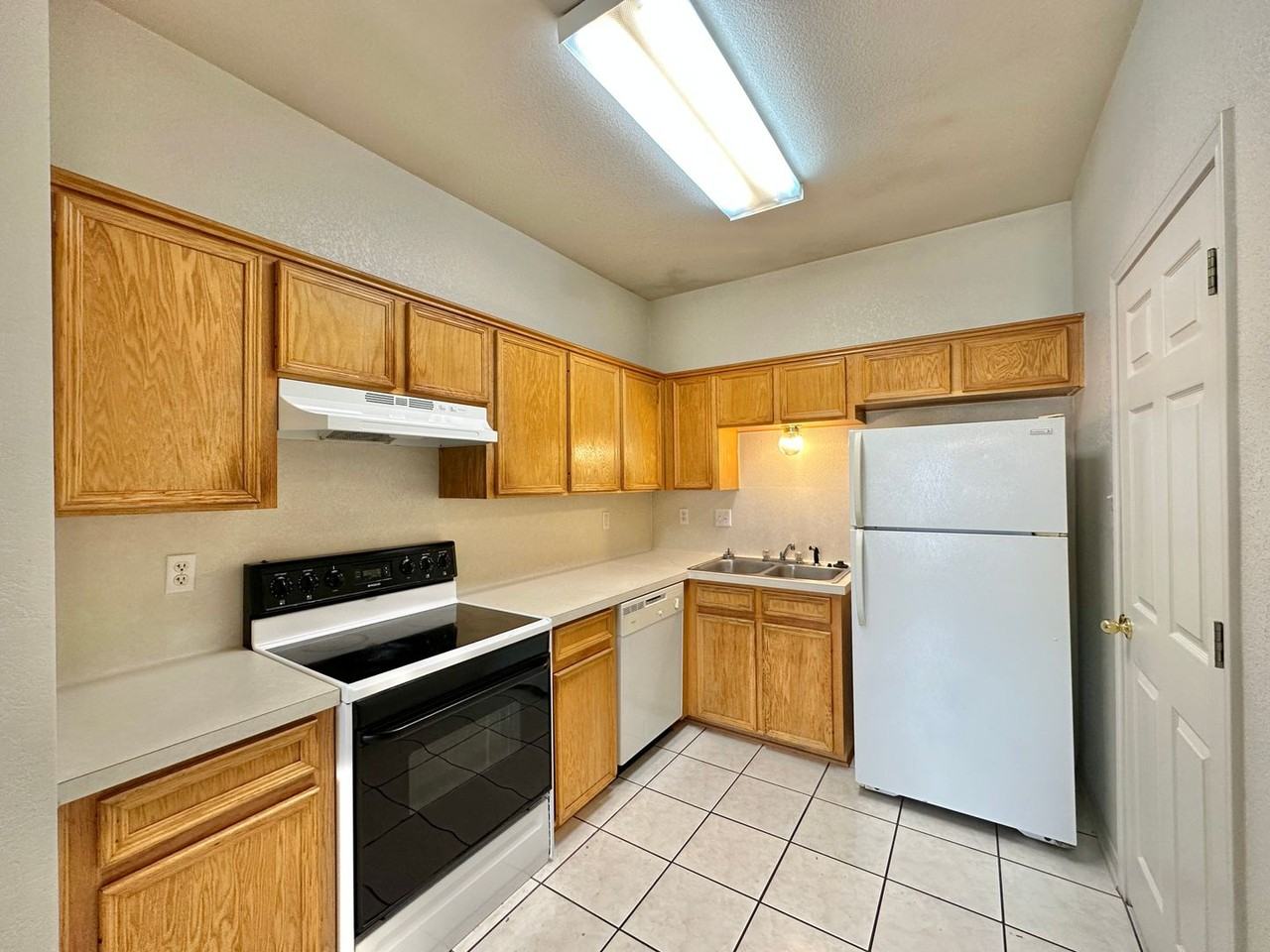 5206 Daybreak Dr - Photo 7 of 25