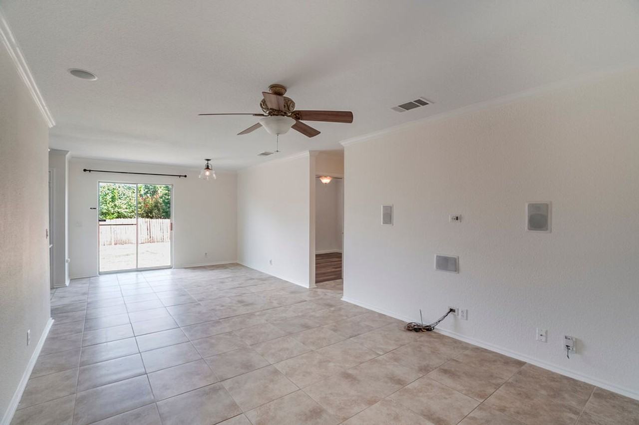 8405 Winter Haven Rd - Photo 4 of 19