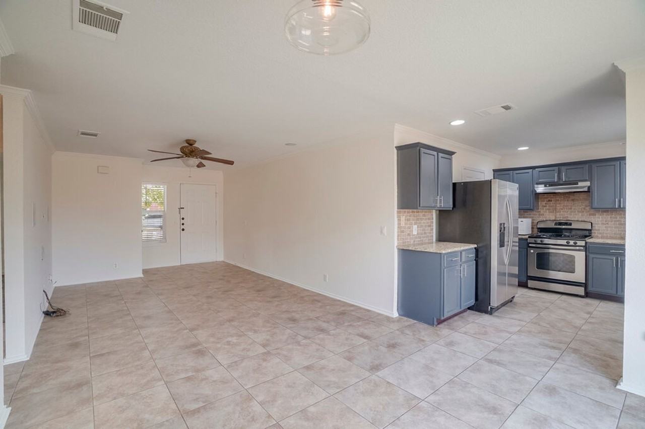 8405 Winter Haven Rd - Photo 6 of 19