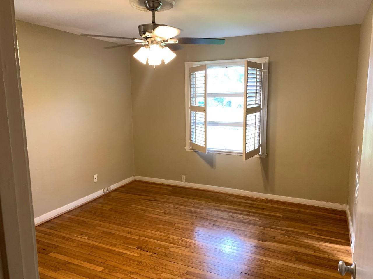 324 Pasadena Pl - Photo 7 of 16