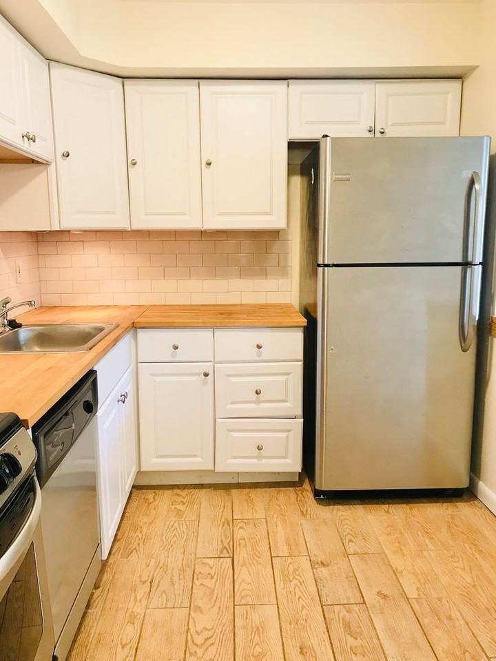 207 Walnut Hill Rd #D18 - Photo 5 of 14