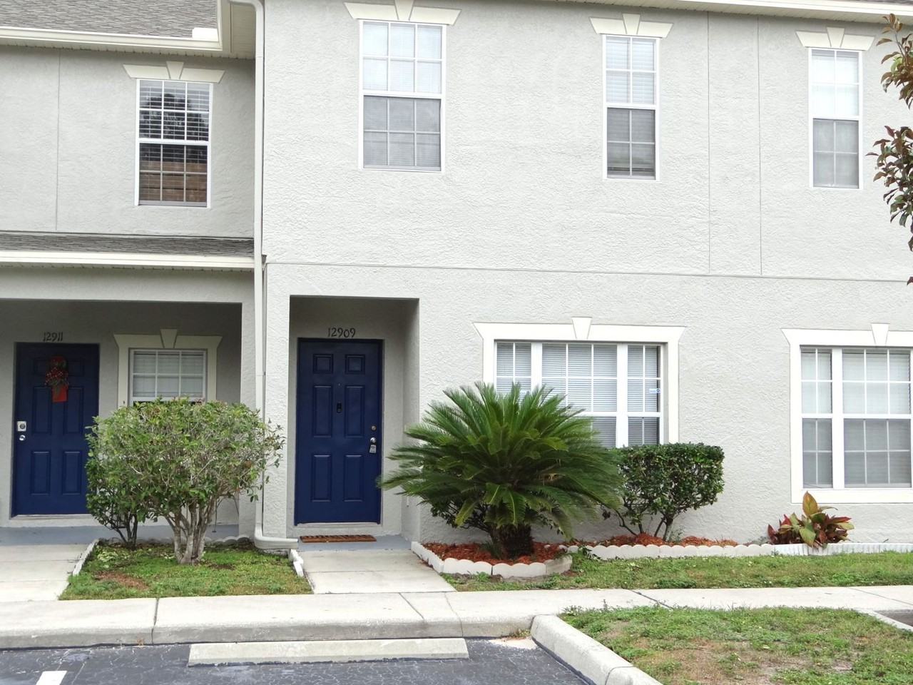 12909 Kings Crossing Dr - Photo 2 of 21