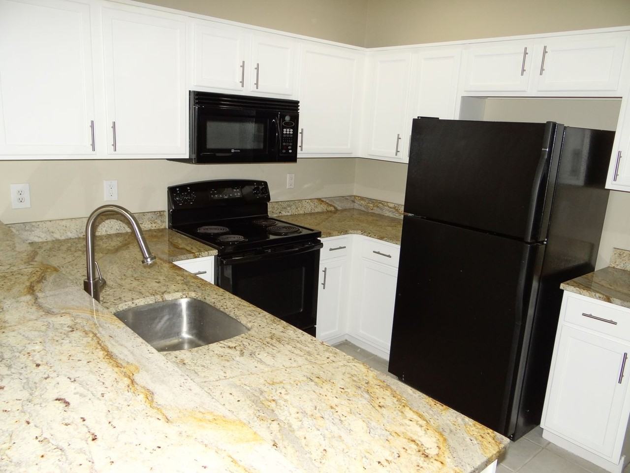 12909 Kings Crossing Dr - Photo 5 of 21