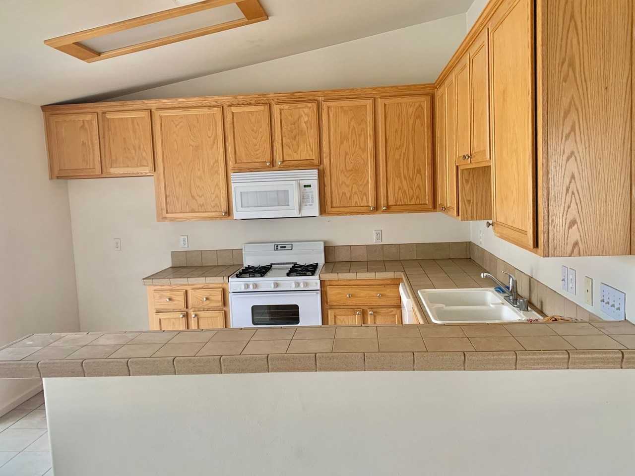 5499 Mariposa Ave - Photo 3 of 13