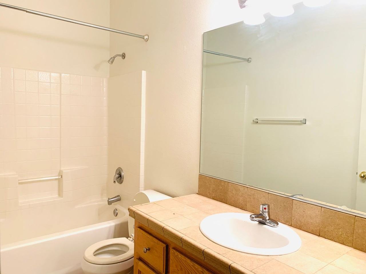 5499 Mariposa Ave - Photo 7 of 13