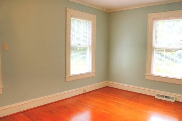 303 W Carver St - Photo 6 of 11