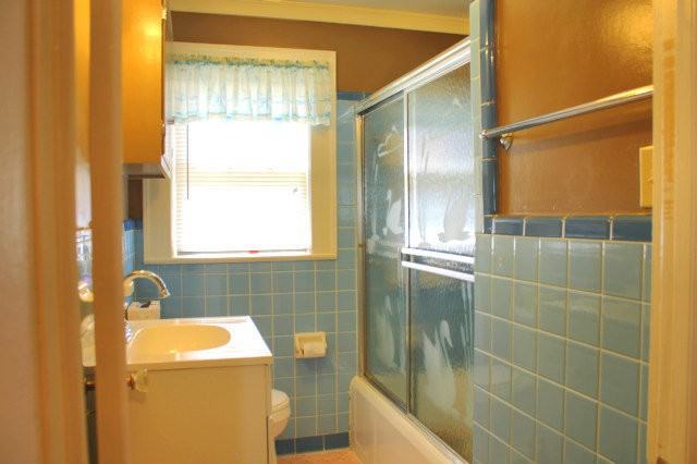 303 W Carver St - Photo 7 of 11