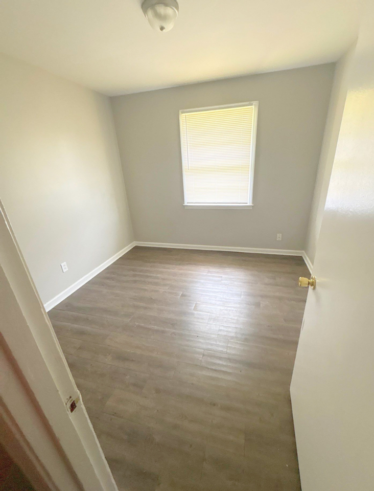 3120 Beauchamp Dr - Photo 3 of 17