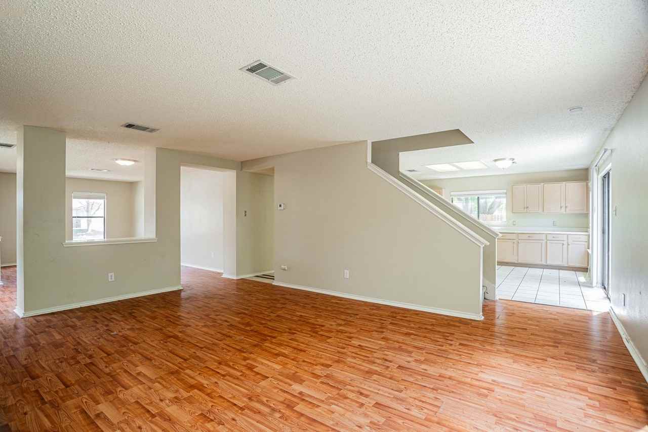 813 Kettering Dr - Photo 6 of 17