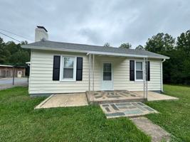 featured image of 240 Lynbrook Rd