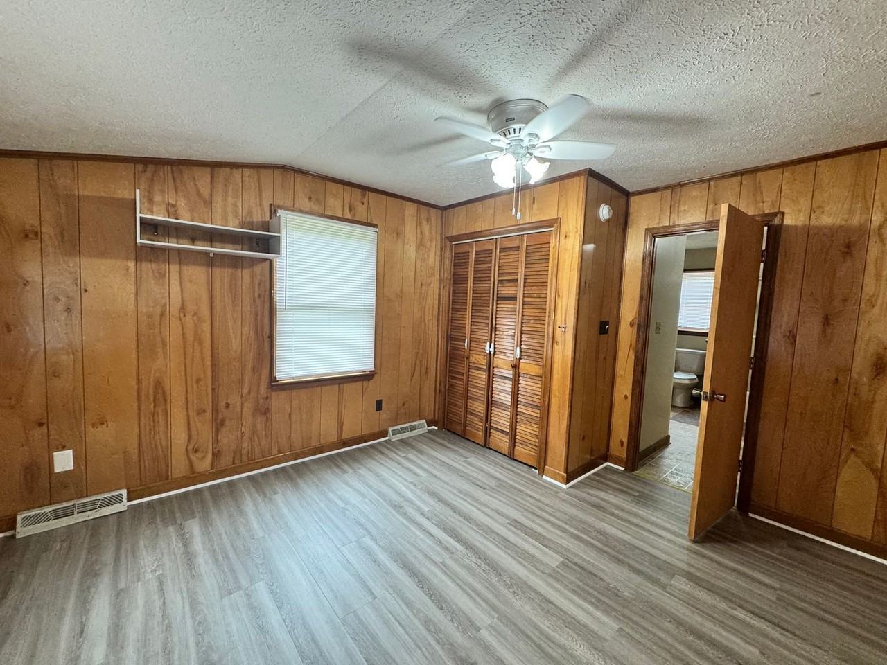 240 Lynbrook Rd - Photo 7 of 21