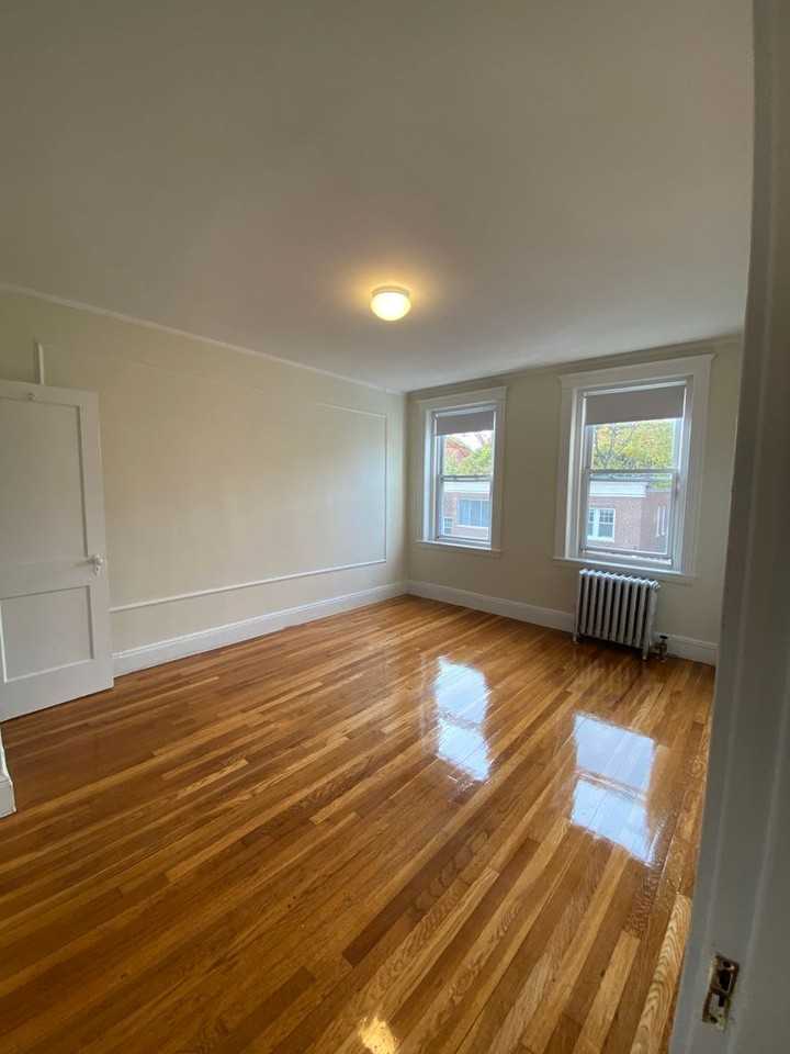 10 Vinal St - Photo 4 of 25