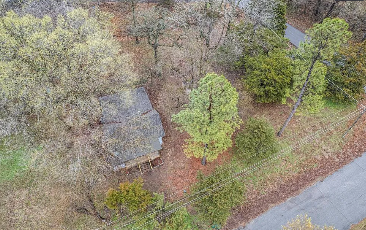 1103 N Franklin Ave - Photo 3 of 11