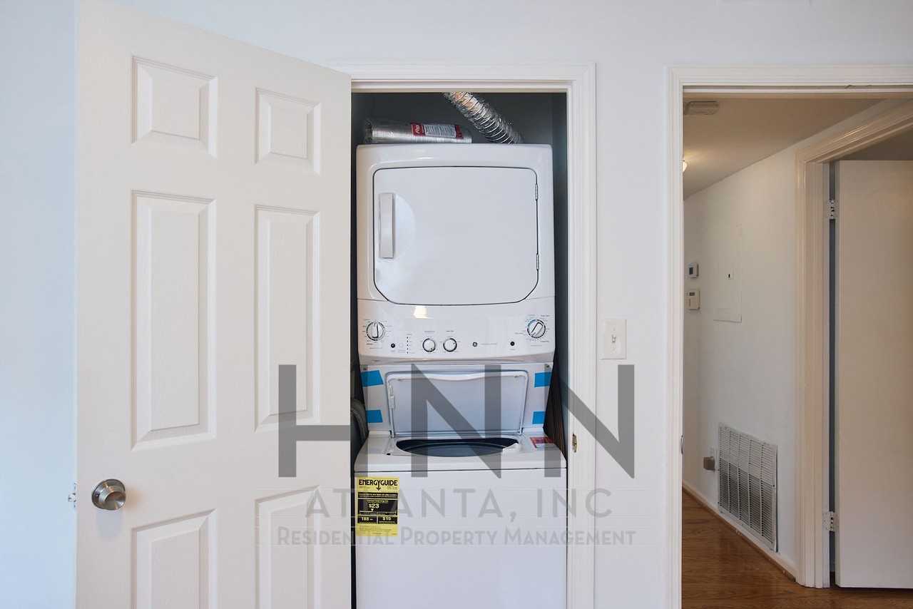 706 Argonne Ave Ne #4 - Photo 6 of 10