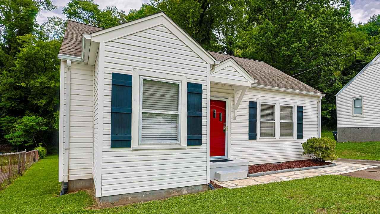 924 Hall St - Photo 3 of 31