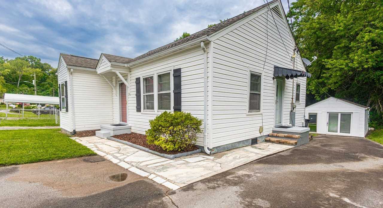 924 Hall St - Photo 4 of 31