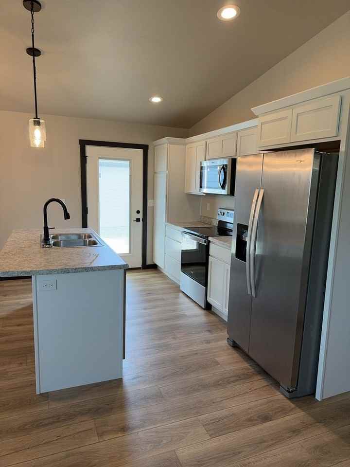 1127 Cobalt Dr - Photo 2 of 18