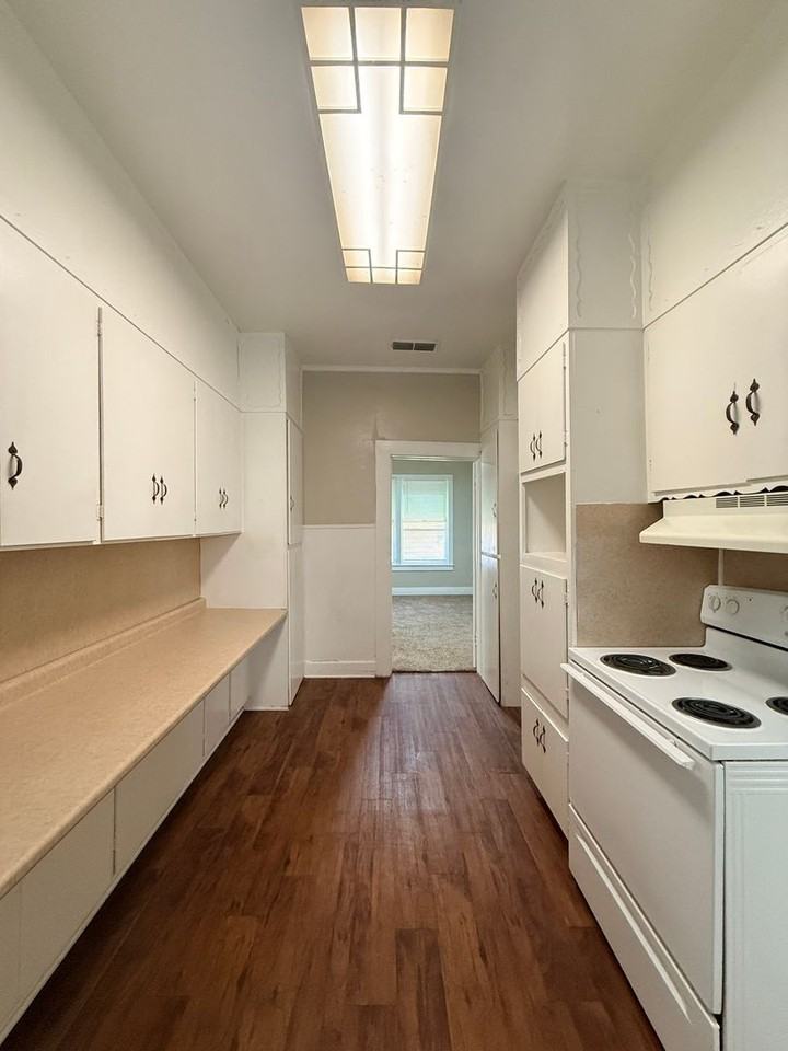 1805 Buchanan St - Photo 7 of 14